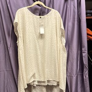 NWT Eilene Fisher silk short sleeve blouse. Size 3X. Comes with a tank top